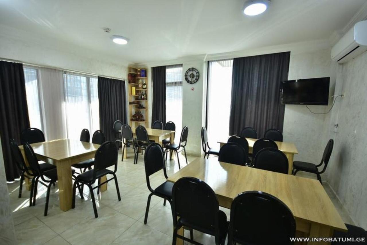 Hotel Batumi Inn Exterior photo