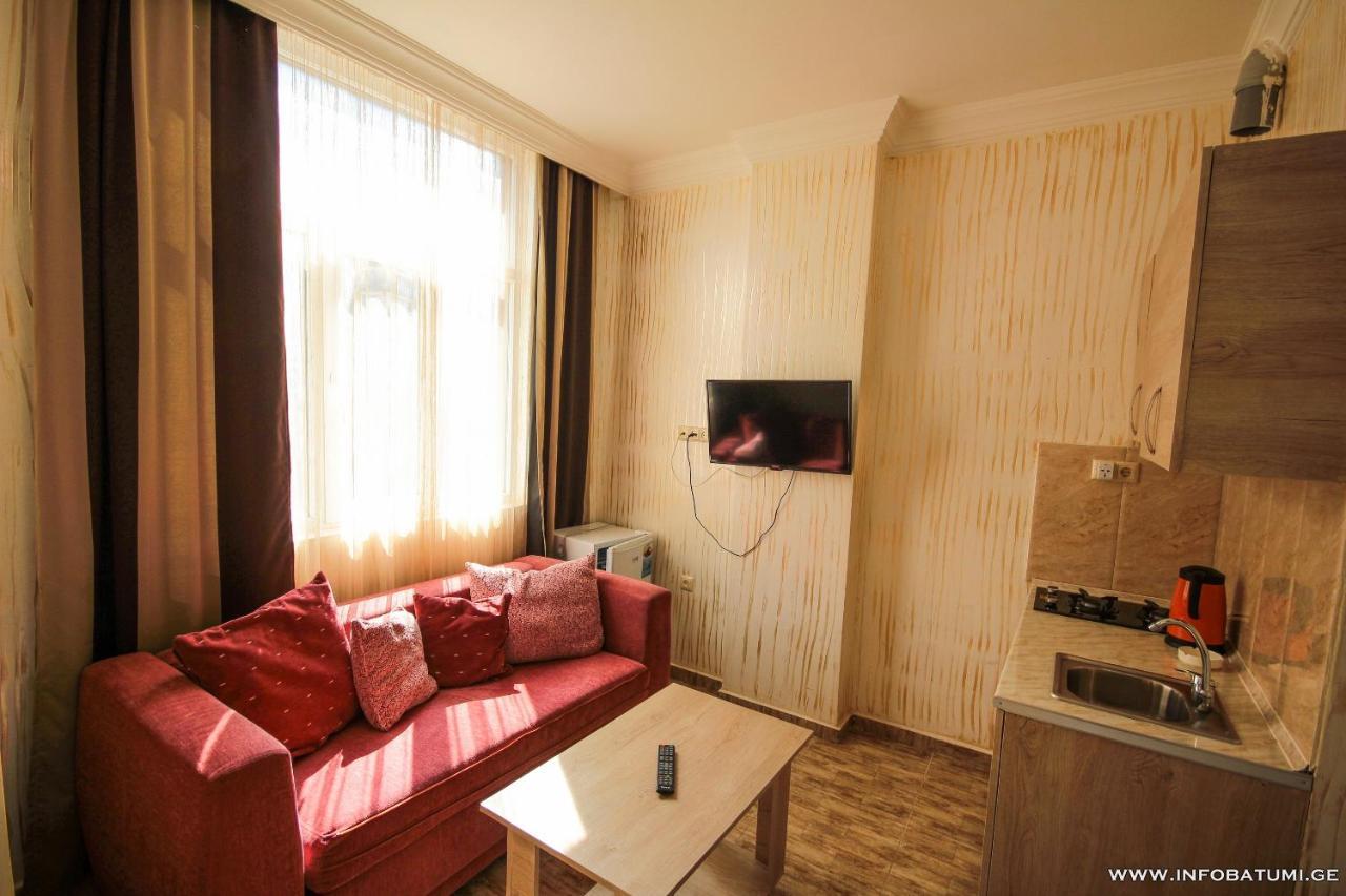 Hotel Batumi Inn Exterior photo