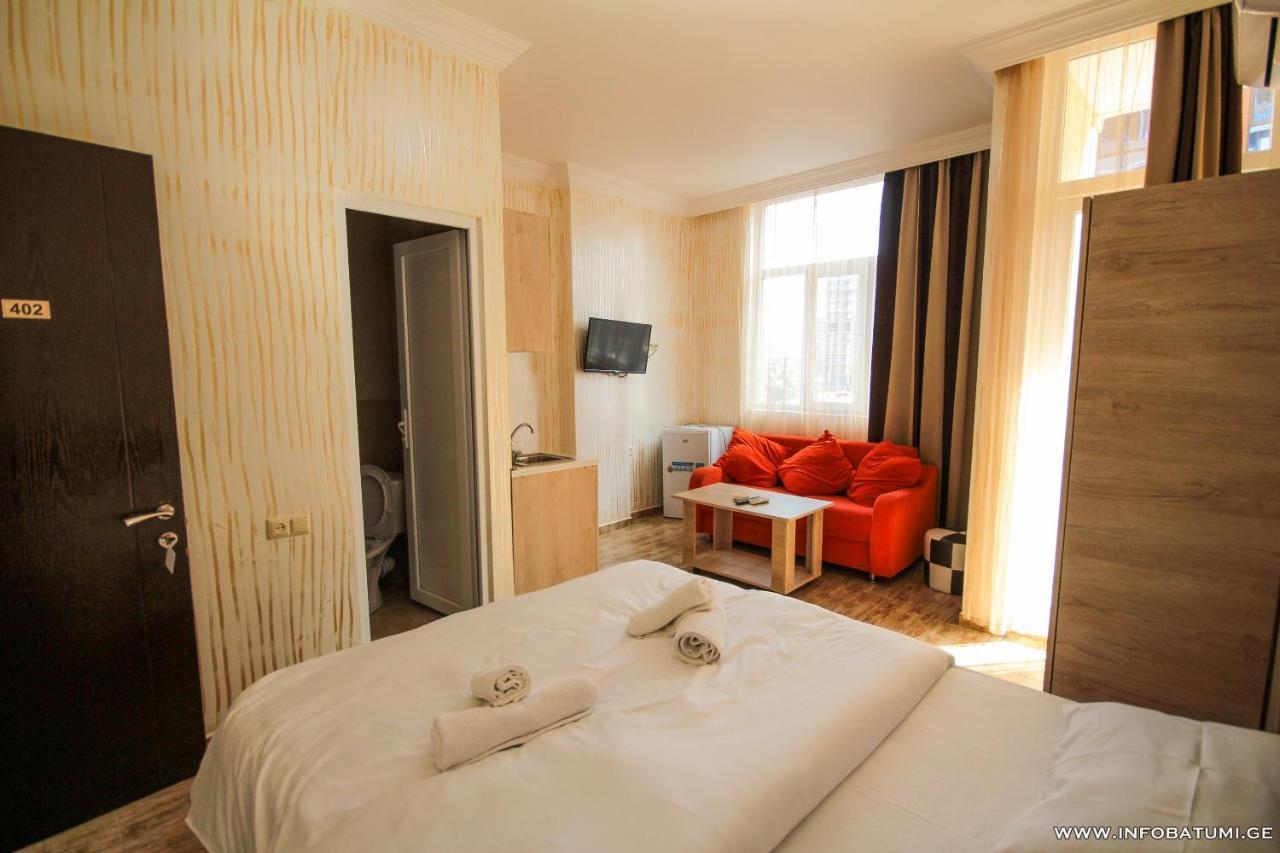 Hotel Batumi Inn Exterior photo