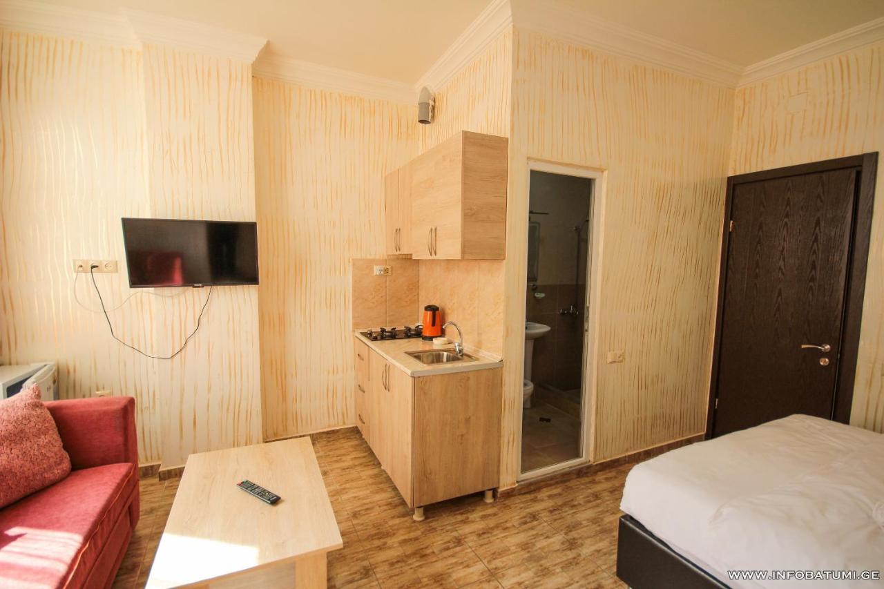 Hotel Batumi Inn Exterior photo